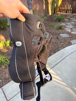 Baby B’Jorn baby carrier