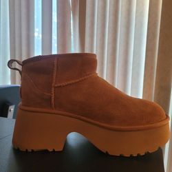 UGG Classic Mini New Heights Platform Boots Sz 9