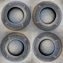 245/70R17 Goodyear Wrangler Territory HT Set of 4 9/32 tread Used Tires 13I