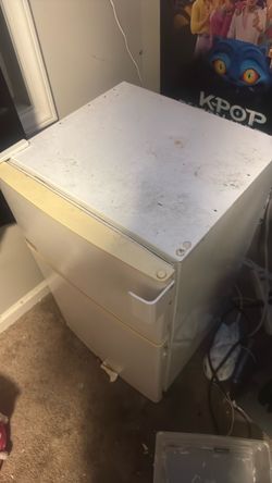 Min fridge