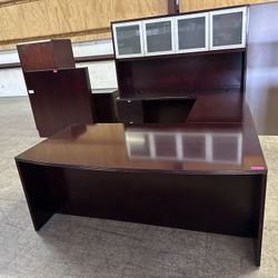 OFFICE DESK U-SHAPE DESK WITH HUTCH 