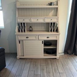 Beautiful Kitchen Farmhouse Buffet And Matching Dining Room Table.
