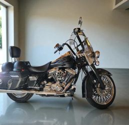 2006 Harley Davidson FLHRC Road King