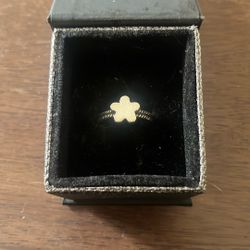 3.9grams soild sterling silver 925 Star Ring