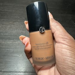 Giorgio Armani Luminous Silk (13.25) Foundation 
