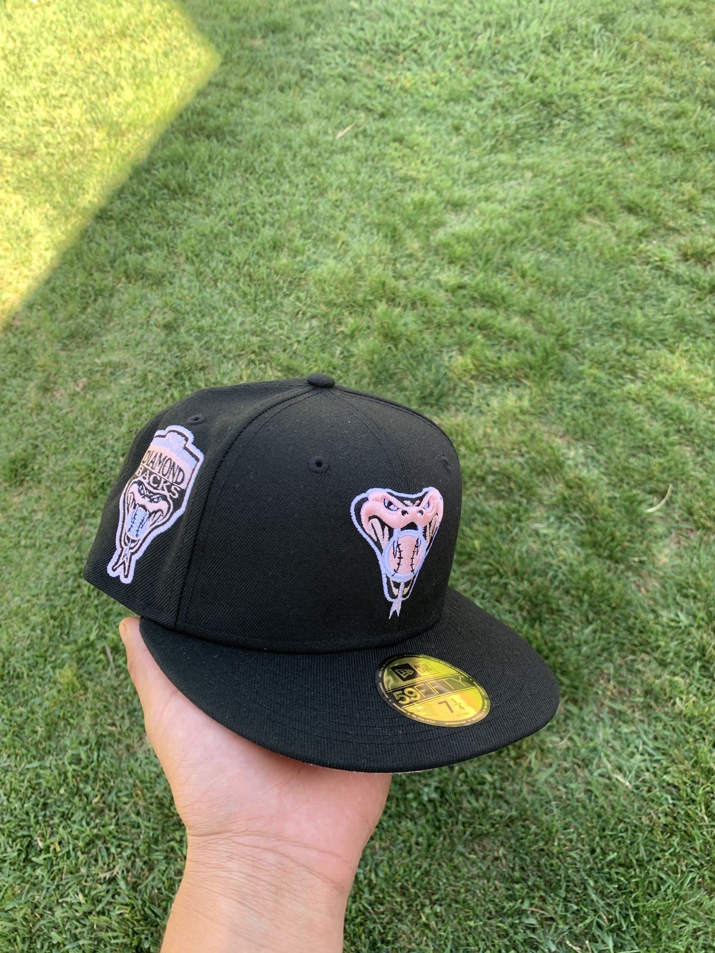 Exclusive Hat 1/4 Arizona Diamondbacks with Pink Brim