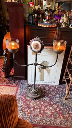 Beautiful Antique cast-iron metal Clock Lamp