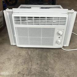 GE Window Air Conditioner Unit