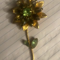 Vintage Sunflower Broach -Gold And Topaz And Green Settles. 