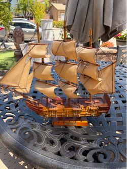 Decrotive ship decor