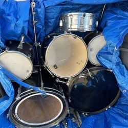 Incomplete CB Drum Kit & 1 Aquarian Kick Drum 