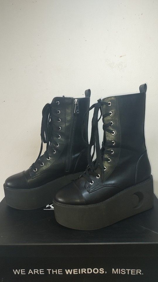 Dollskill, Platform Boots Black, Size 9