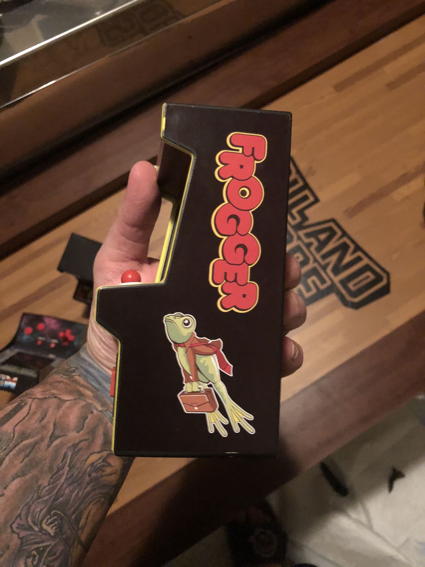 Frogger mini arcade game
