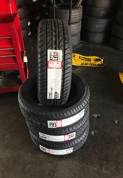 215/55R17. (Made by Falken )