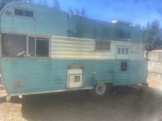Vintage 1967 Aqua Blue Kenskill Camper 20ft