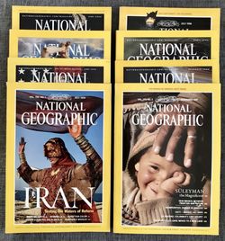 Vintage- Lot 8 National Geographic Magazines & 2 Maps