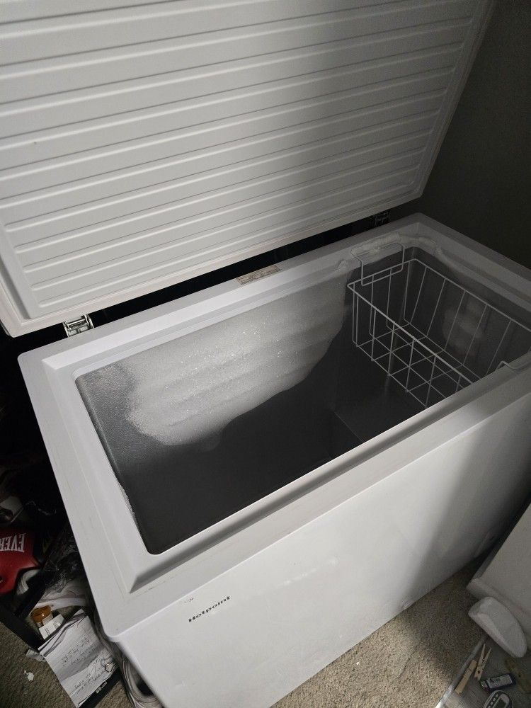 Hotpoint Deep Freezer Great Condition Will Deliver For Extra If Needed