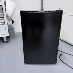 4.5 Cu Mini Fridge