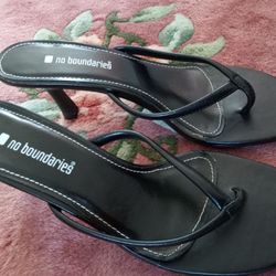 No Boundaries black high heels shoes size 8
.5