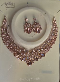 Women’s Necklace