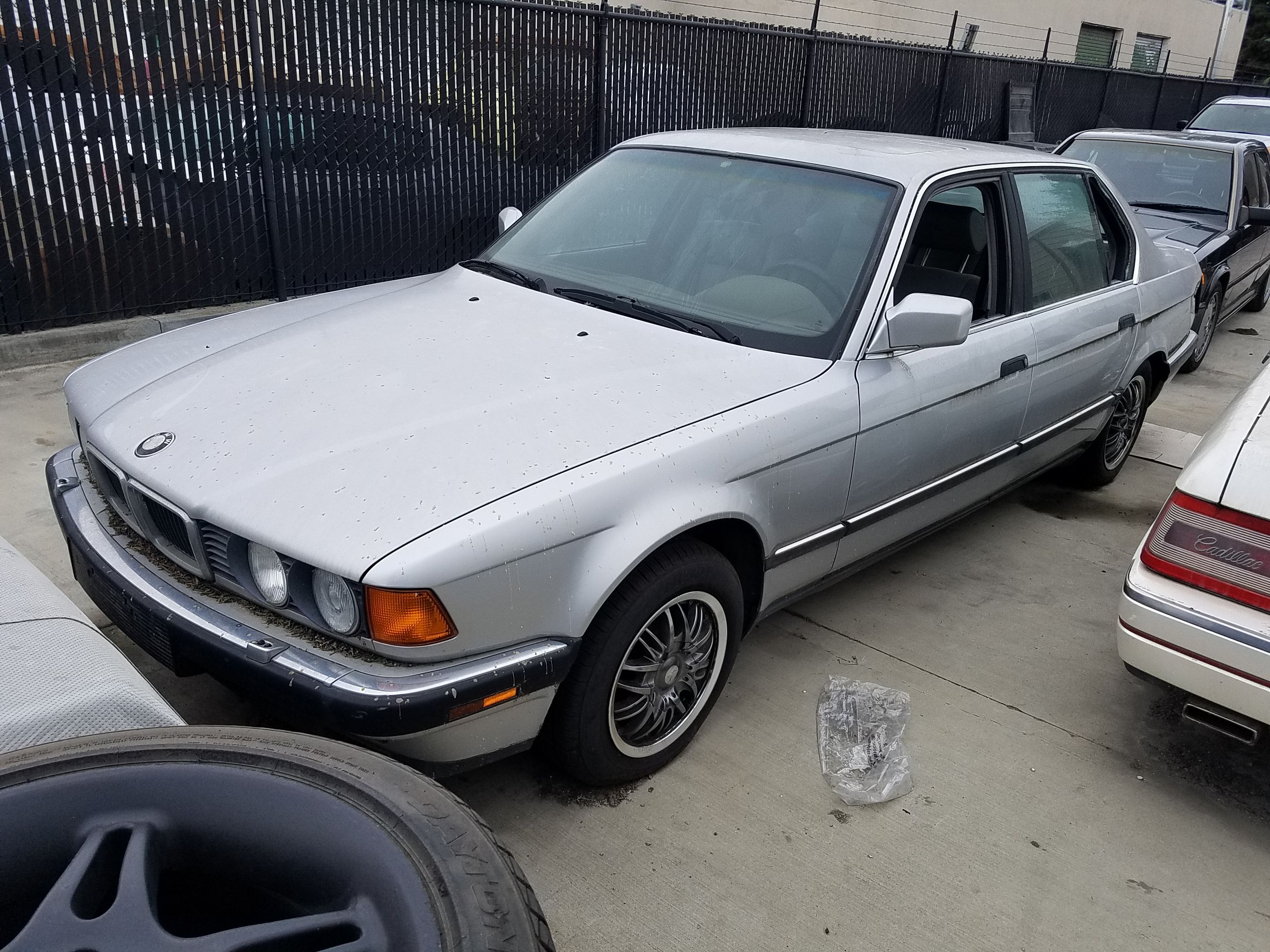 PARTING OUT 1990 BMW 750IL V12 E32!
