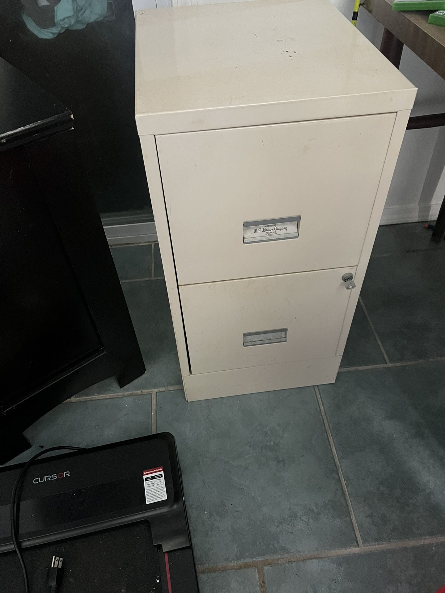 Filing Cabinet With Key