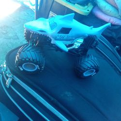 Megalodon Kids Monster Truck