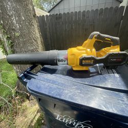 Dewault Leaf Blower 