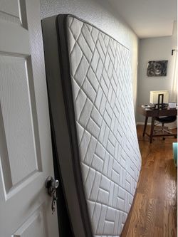 King Mattress (memory foam hybrid)