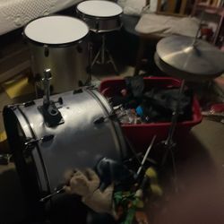 Grey drumkit