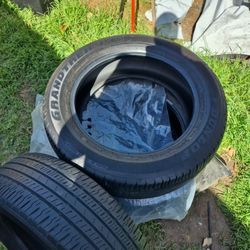 4 Newer Dunlop 225/60R18 PT20s