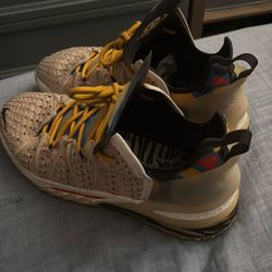 Nike LeBron 18’s Size 9