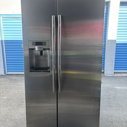 Like New Samsung Side-by-Side Refrigerator – Industrial Look – Heavy Duty – Ice & Water ❄️