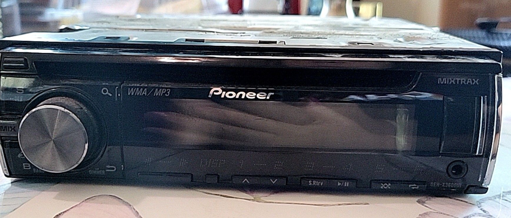 PIONEER  DEH X3600UI WMA/MP3,  MIXTRAX. CD, CAR STEREO RECEIVER.  EXCELLENT CONDITION 
