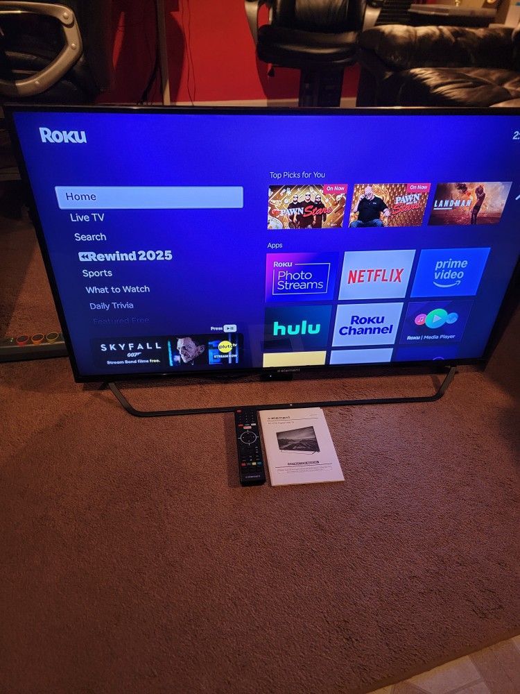 ELEMENT 43" Smart TV (Excellent Condition)