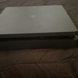 PS4 Slim