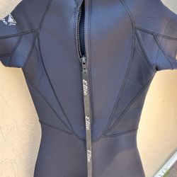 Evo Elite women’s diver suite ,Size:M 3mm. soft,comfortable.$30