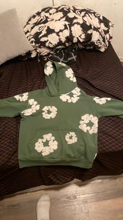 Green Medium white flowers