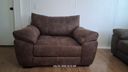 🔥 Pristine Leather Loveseat / Couch OBO