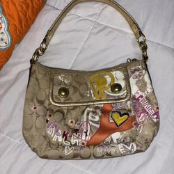Authentic Coach Poppy Graffiti Purse 