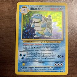 Holographic Blastoise 2/102 Pokémon card good condition ! 