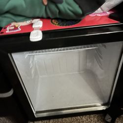 Mini Fridge 