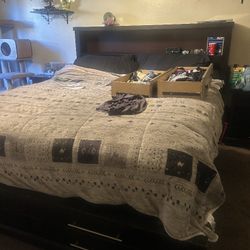 Cal King Wood Bedframe  3  Drawers And Gel CopperMattress 