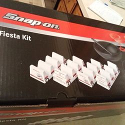 Snap-On Fiesta Dining Kit