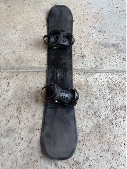 Ride Agenda Men’s 158CM Snowboard Includes Union Bindings