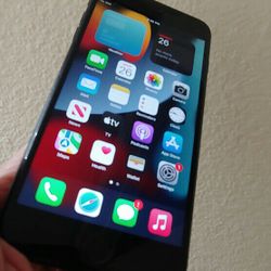 APPLE IPHONE 7 32 GB  UNLOCKED ANDROID PHONE ANY SIM CARD LIBERADO UNLOCKED  WORKING GREAT To