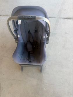 Nuna Car seat