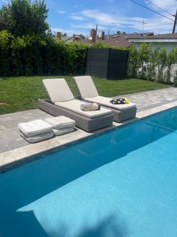 2 Outdoor All-Weather Wicker Chaise Lounge Chairs – Excellent Condition