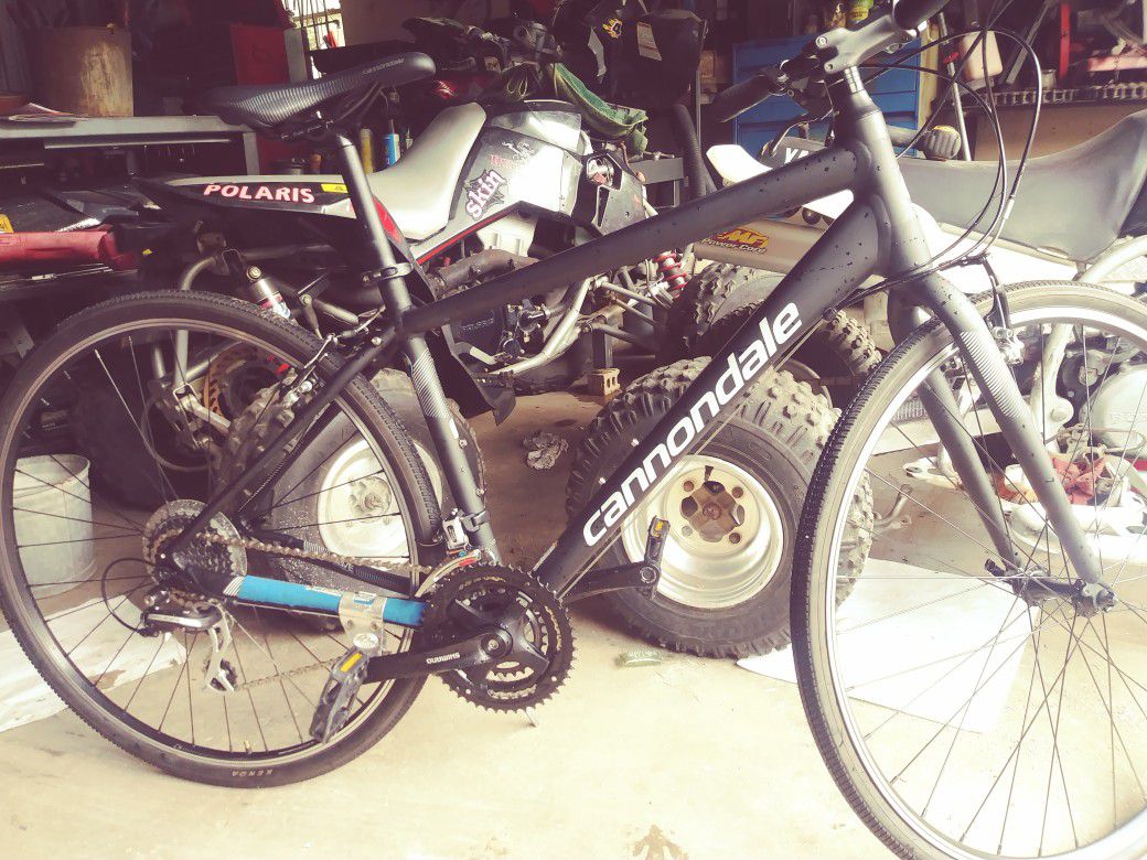 Cannondale Quick 7 urban racer