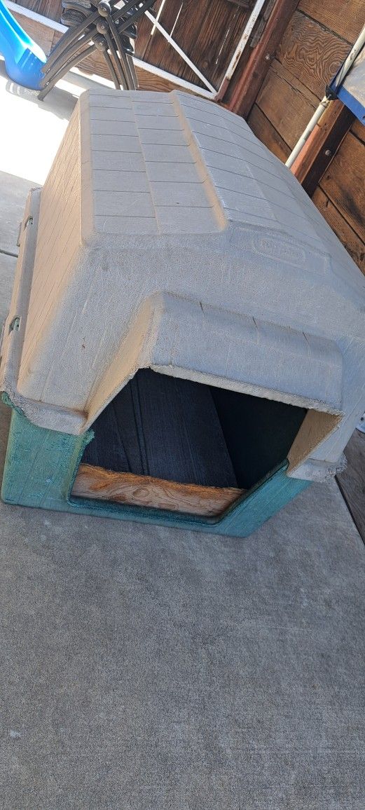 Dog house
